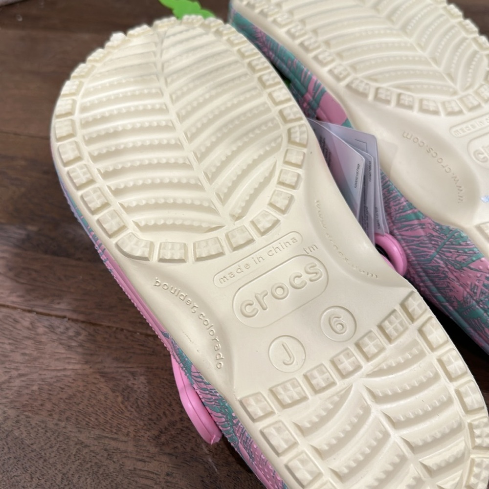 Crocs Classic Spring Break Clog - Picture 6 of 7
